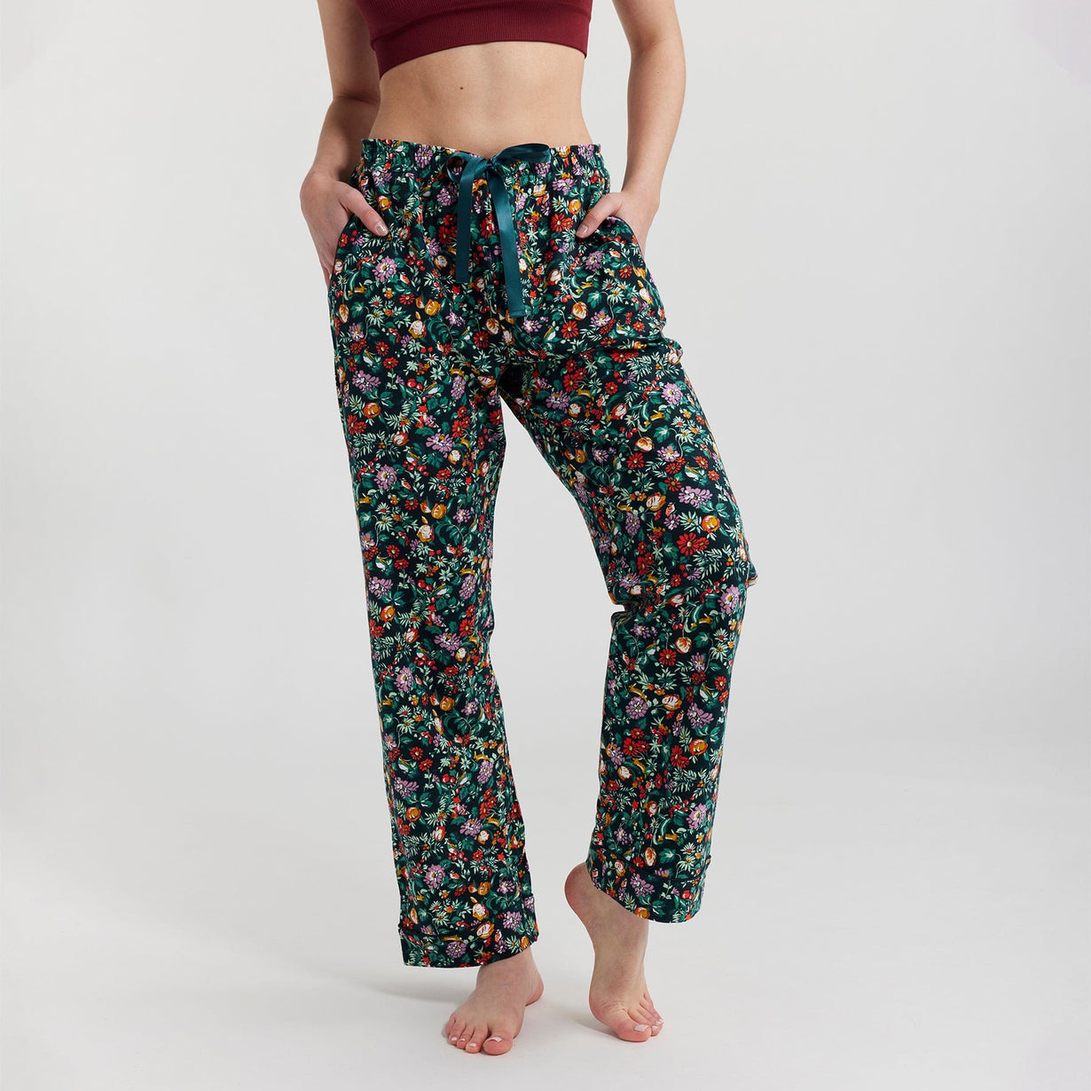 Vera Bradley Women's Cotton Jogger Pajama Pants With Pockets (Extended Size  Range), Sea Air Floral, X-Small at  Women's Clothing store